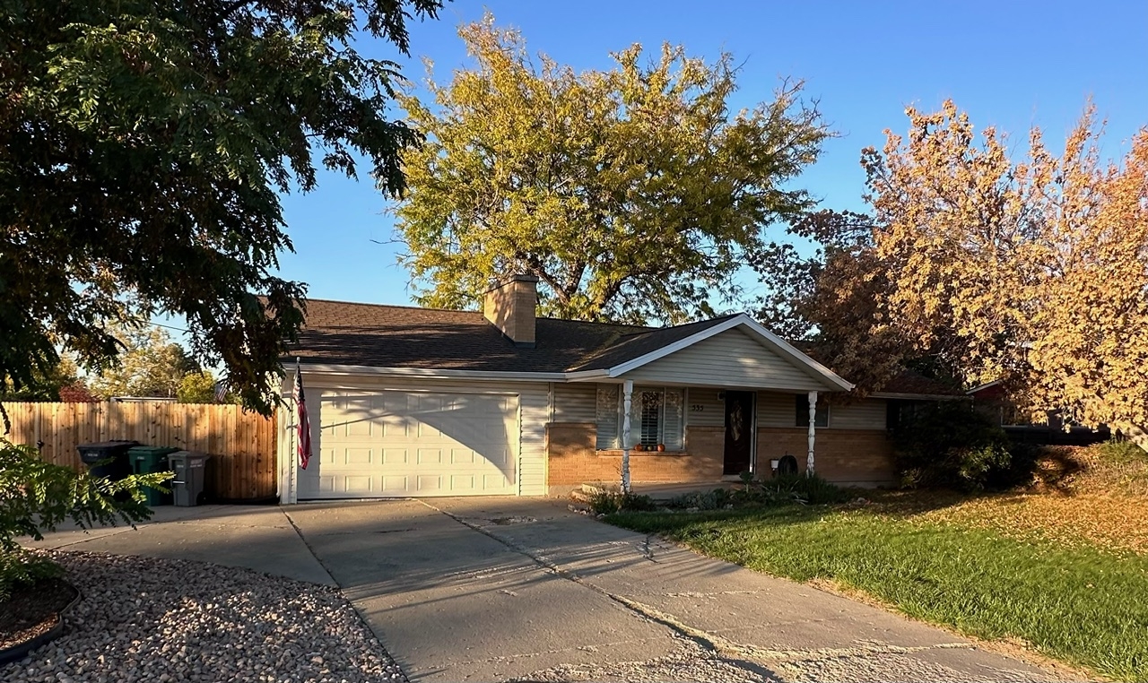 Sandy House: 535 E 9400 S