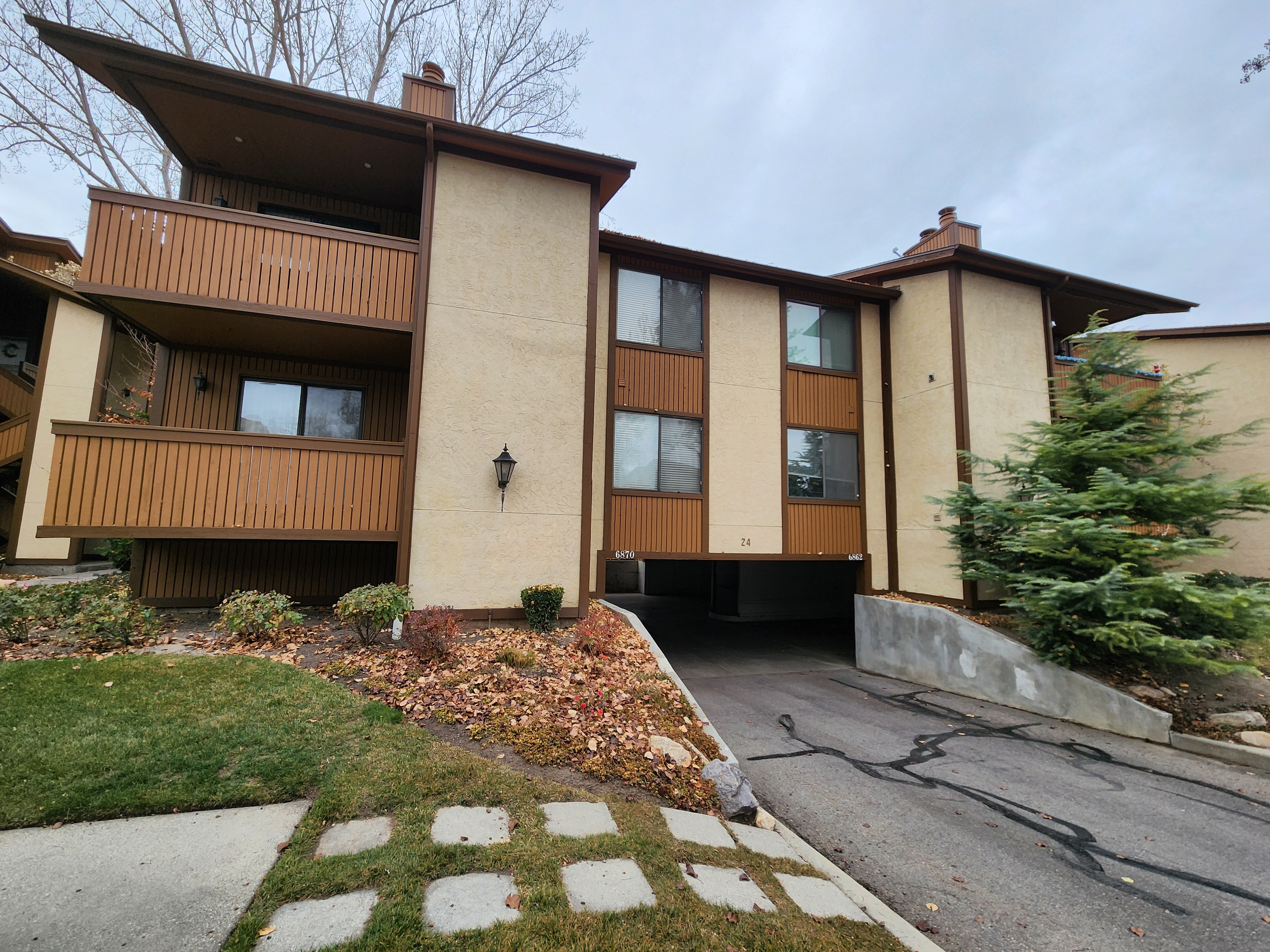 Midvale Condo: 6870 S Countrywoods Cir
