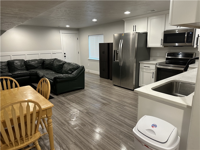 Vineyard In-Law/Basement: 49 W Sicula Rd