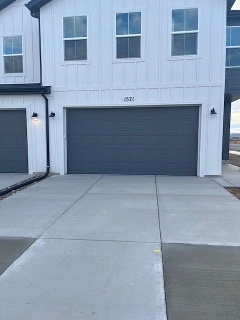 Salem Townhome: 1571 N Summer Springs Cv