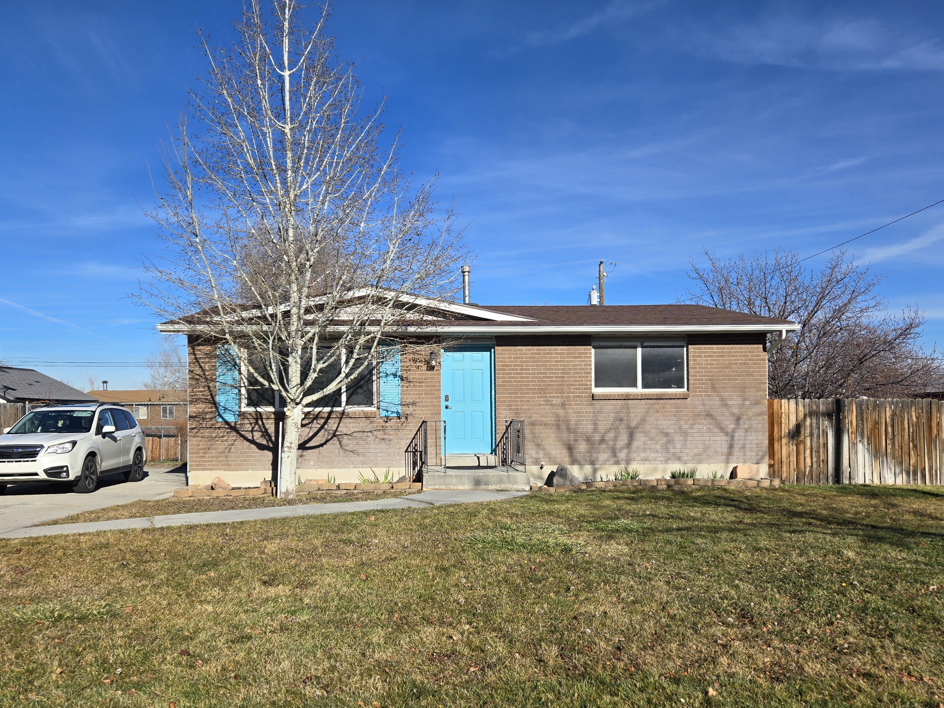 West Valley House: 4884 W Lariat Dr