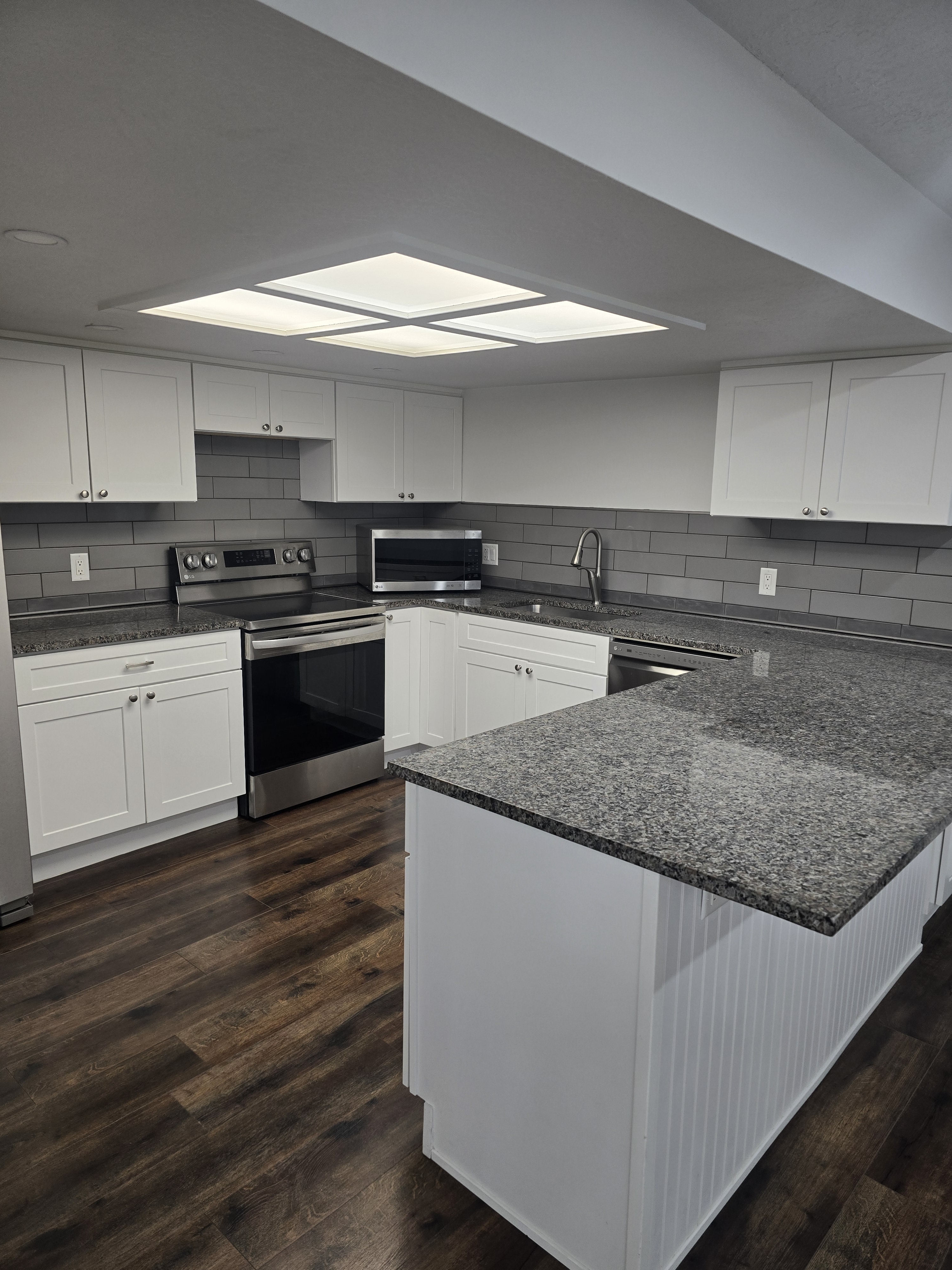 South Jordan House: 2594 W Royal Heights Dr