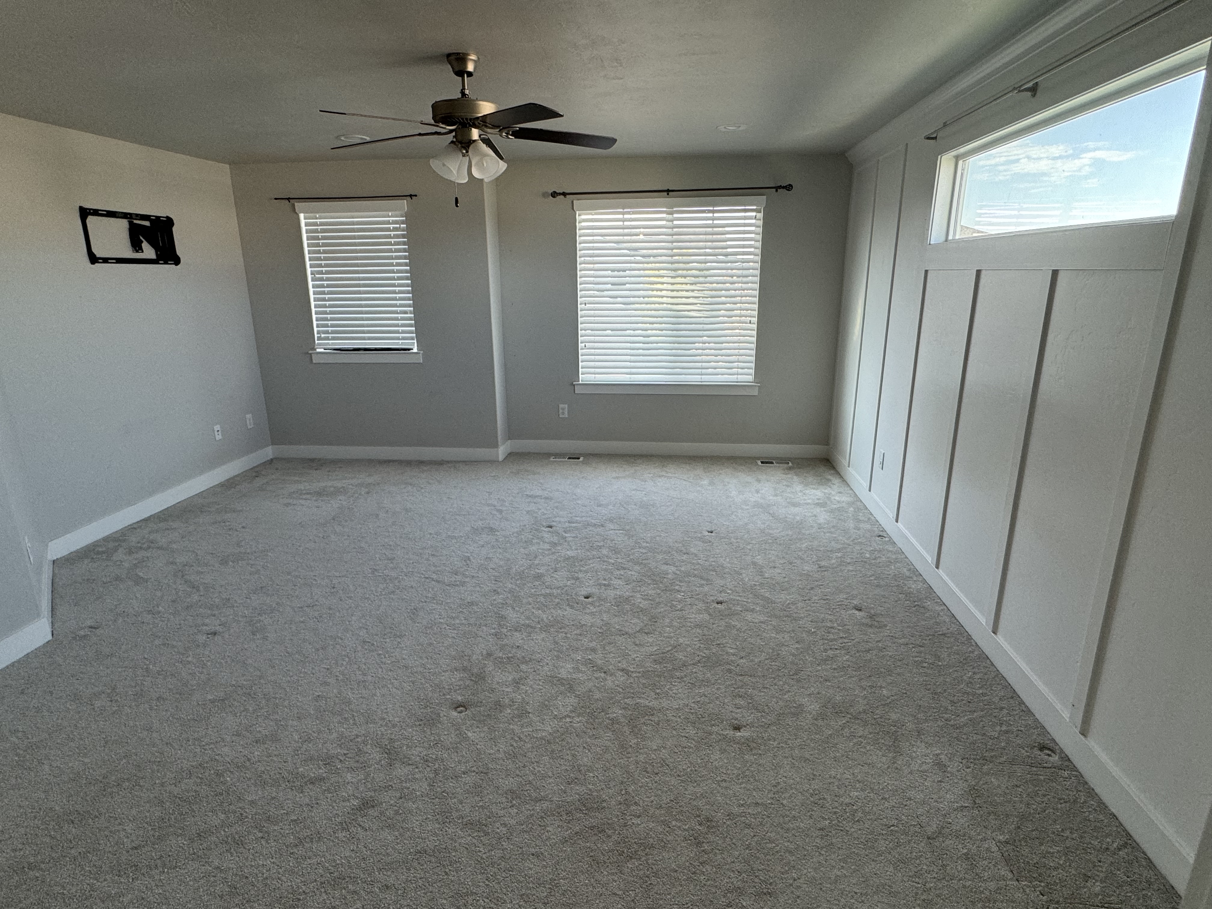 Vineyard In-Law/Basement: 139 E Annual Way