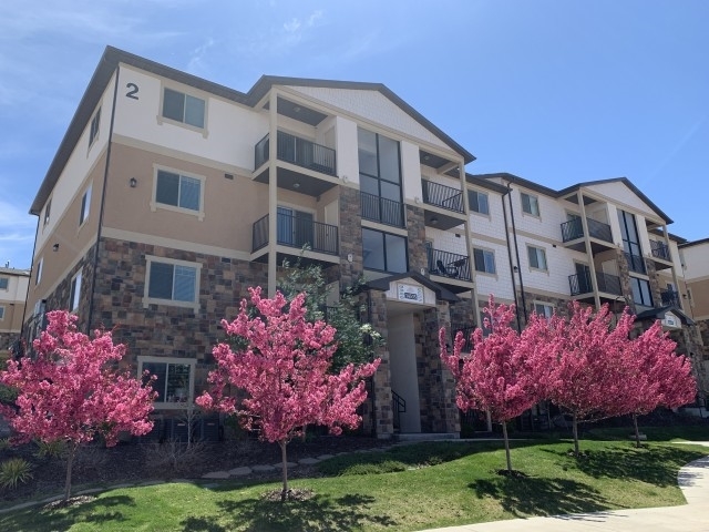 Draper Apartment: 14527 S Travel Dr