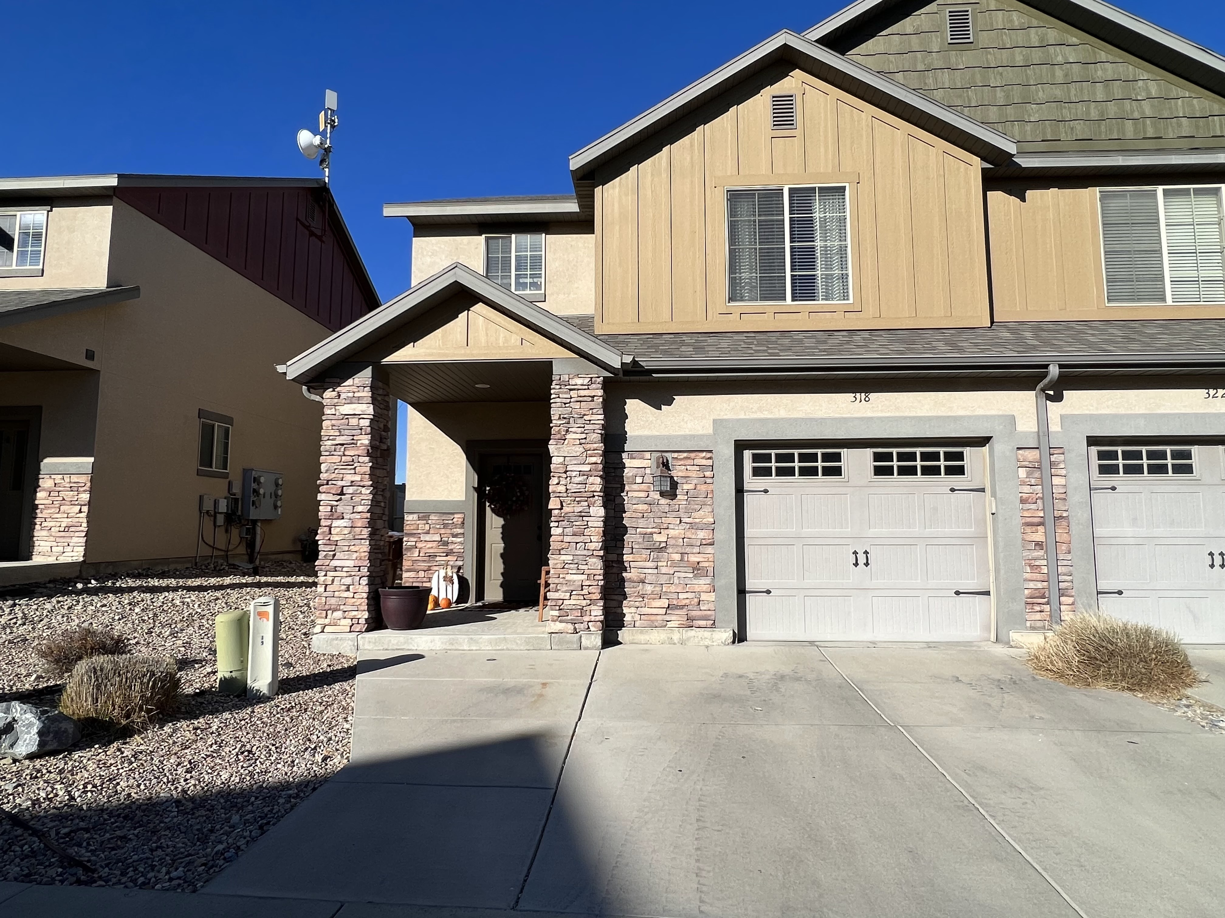 Saratoga Springs Townhome: 318 E Seagull Ln