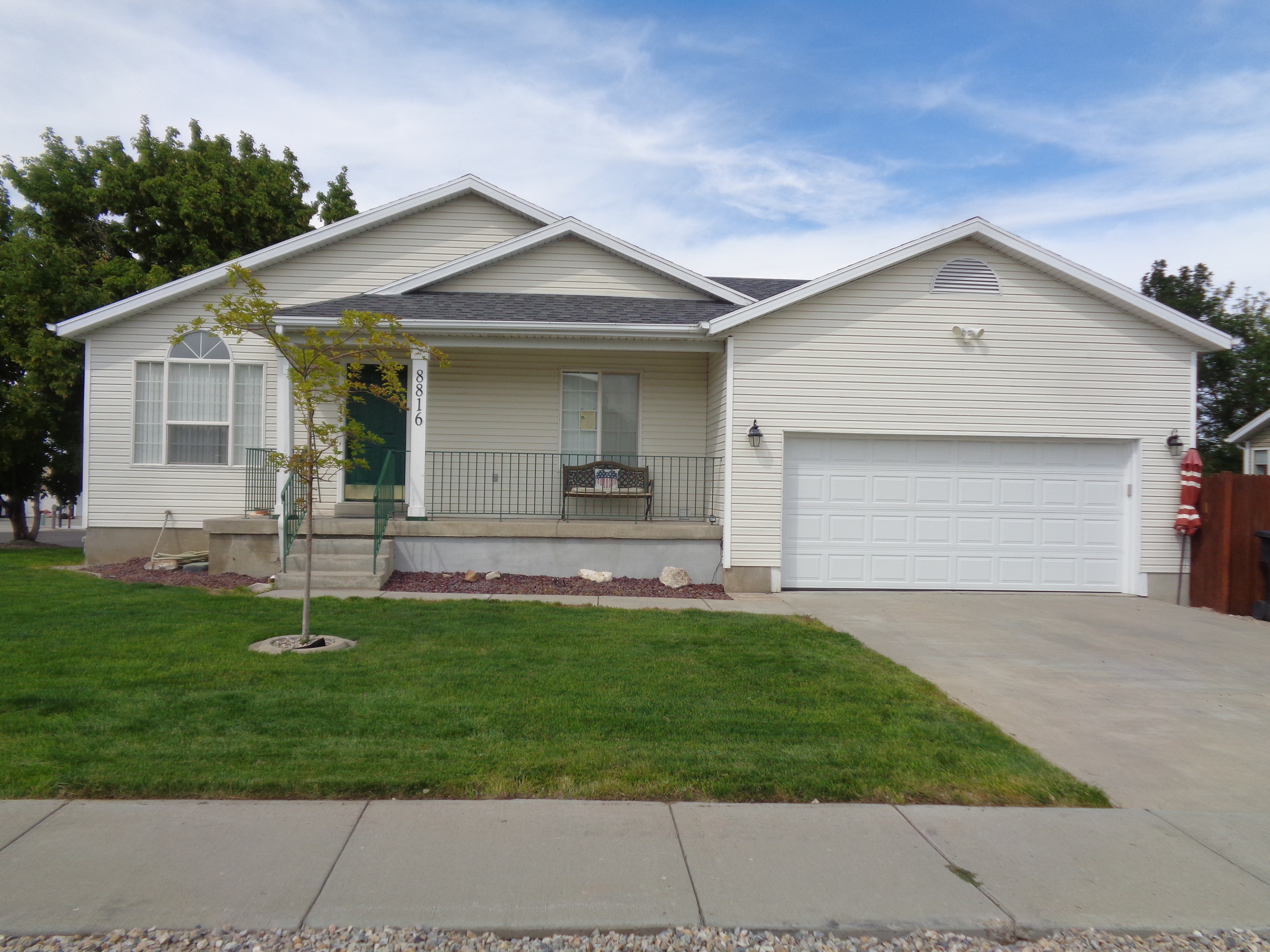 Magna House: 8816 W Florence Dr