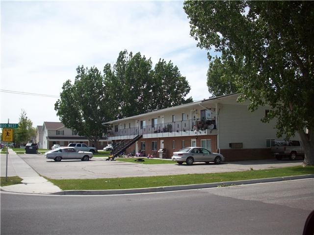 Tremonton Apartment: 355 N 400 W