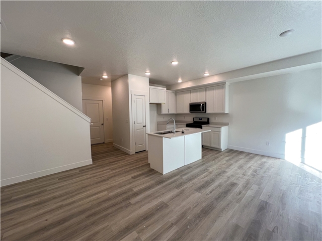 Spanish Fork Townhome: 904 N 1150 E