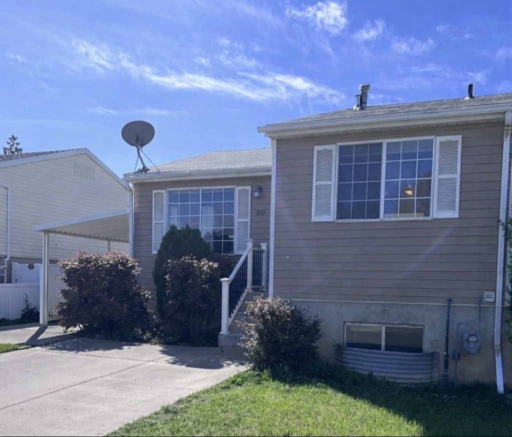West Jordan Townhome: 1537 W Ponderosa Ln