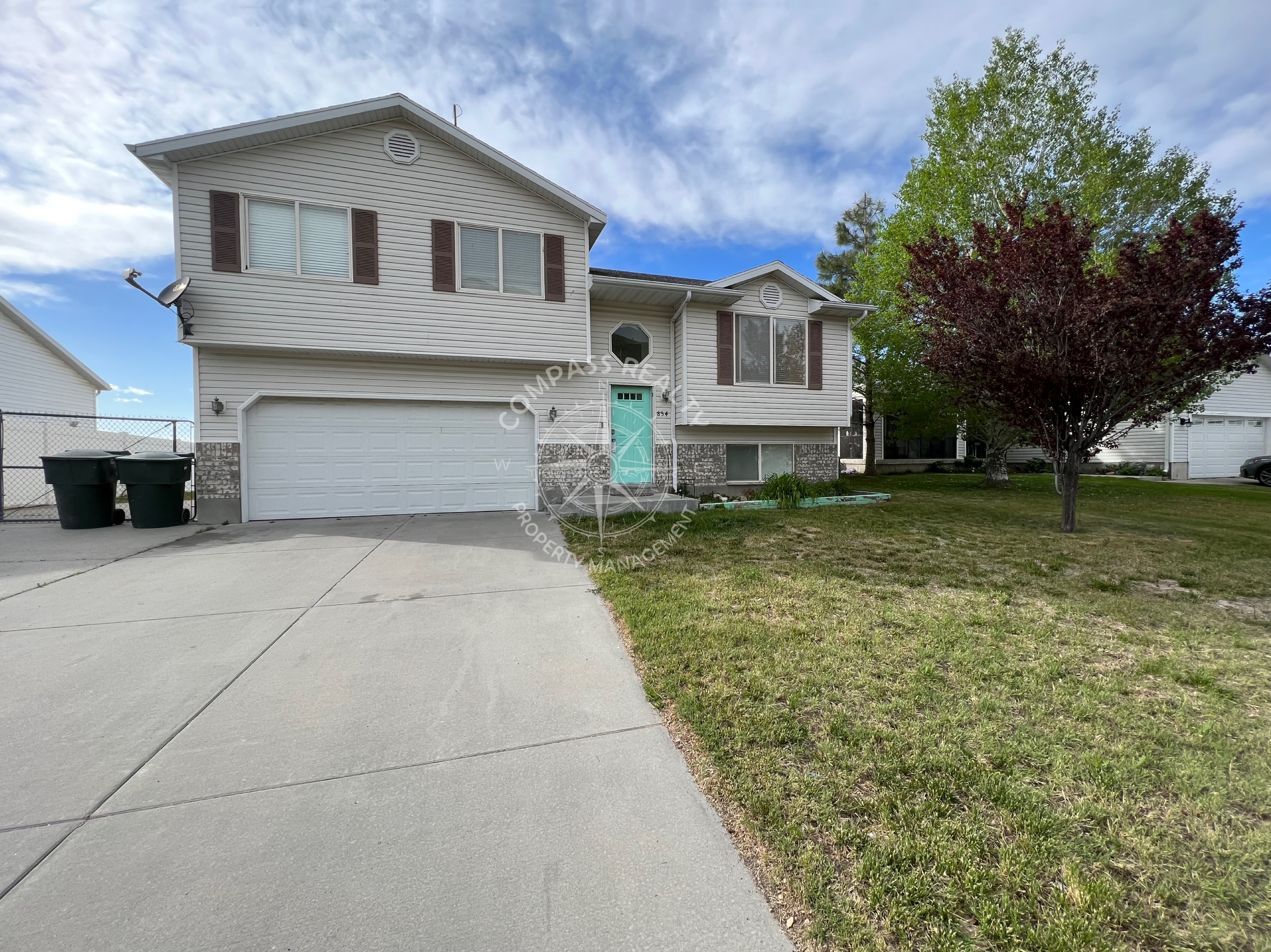 Tooele House: 854 S Pioneer Ave