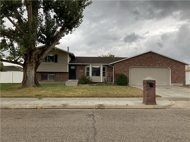 West Point House: 650 N 2300 W