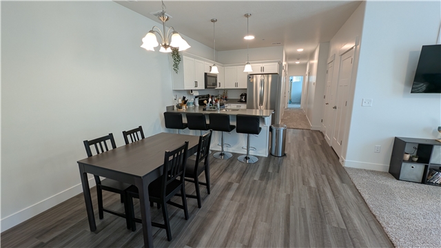 Mapleton Apartment: 4876 S Olive Ave