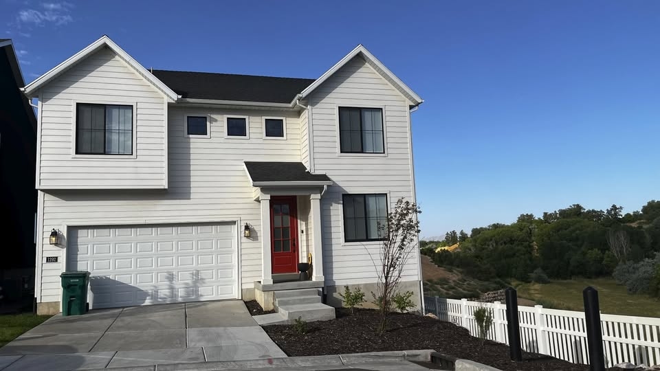 Layton House: 1292 E Daffodil Ct