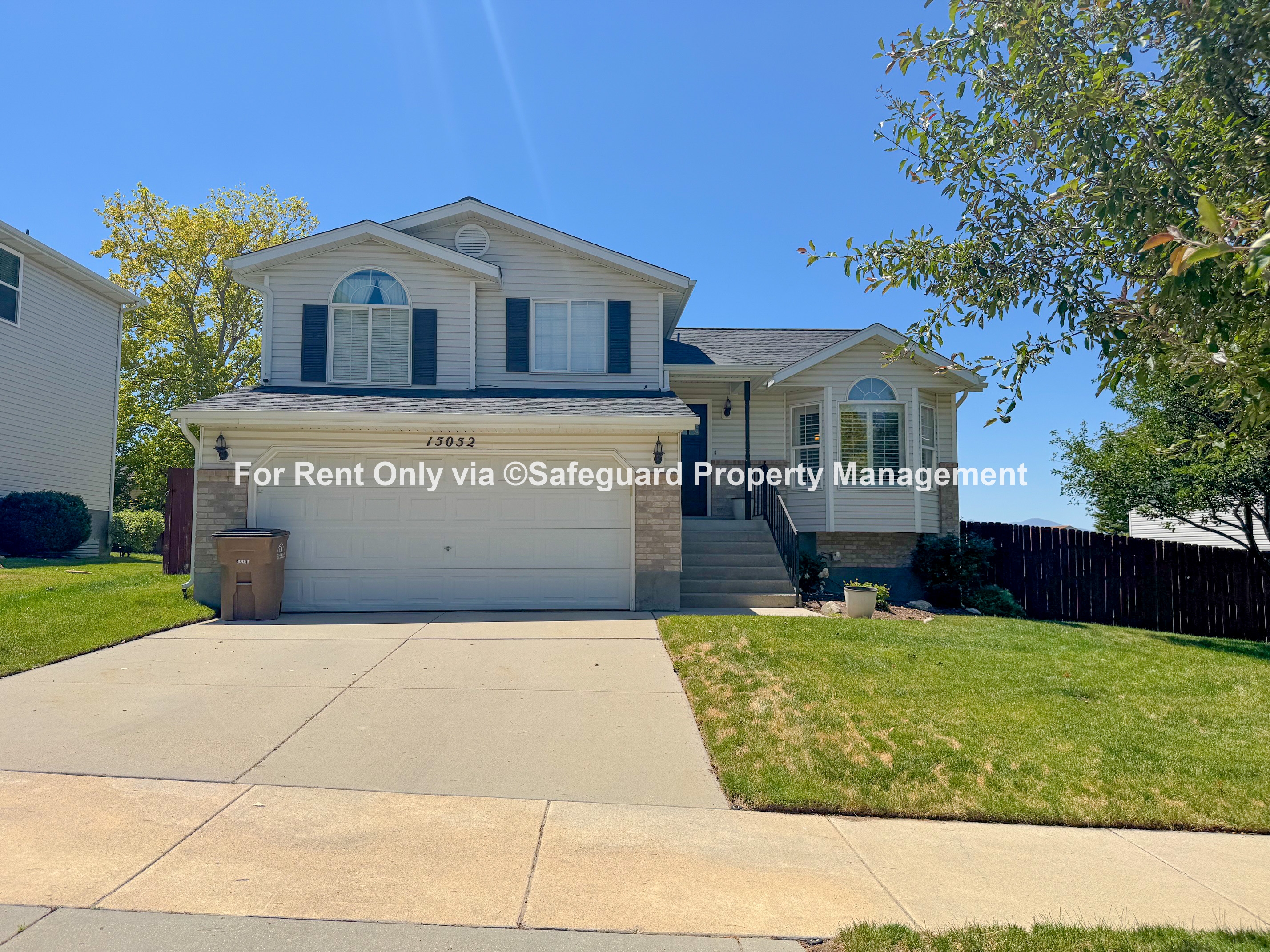 Draper House: 15052 S Manilla Dr