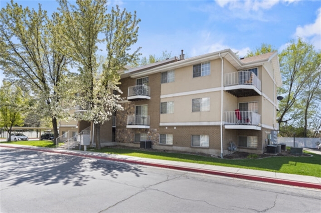 Provo Apartment: 1227 Riverside Ave