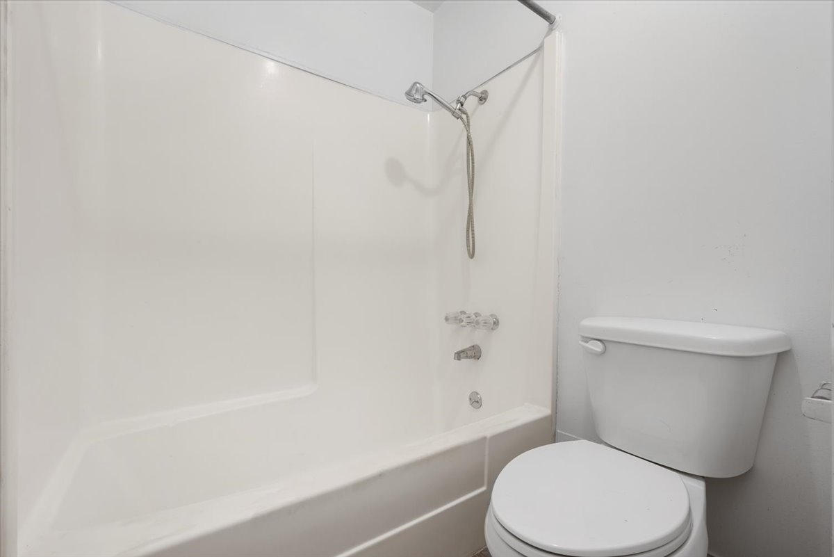 Provo Apartment: 351 E Center St