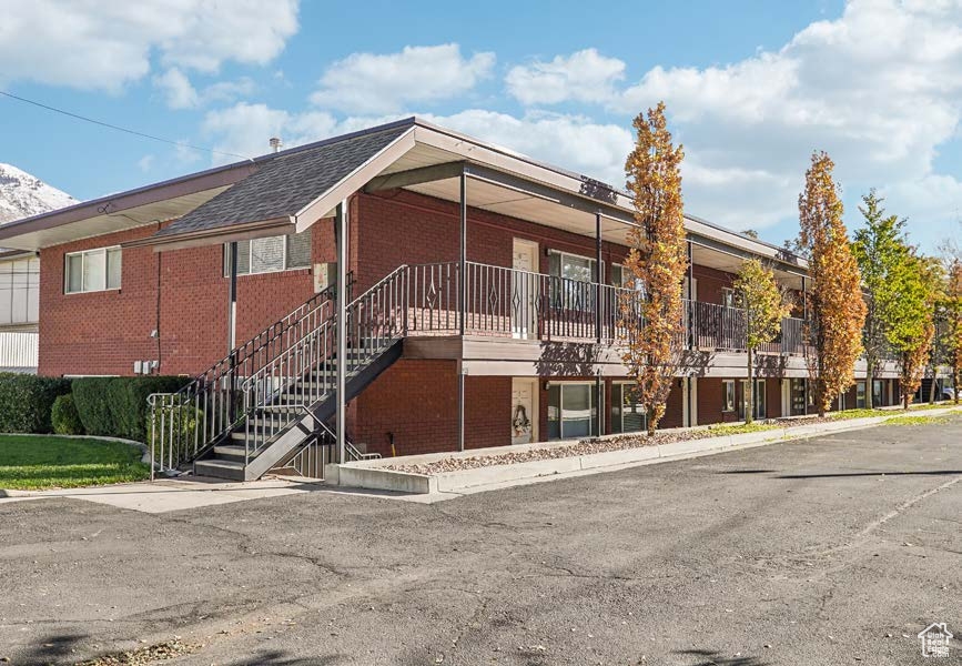 Provo Apartment: 370 W 400 N