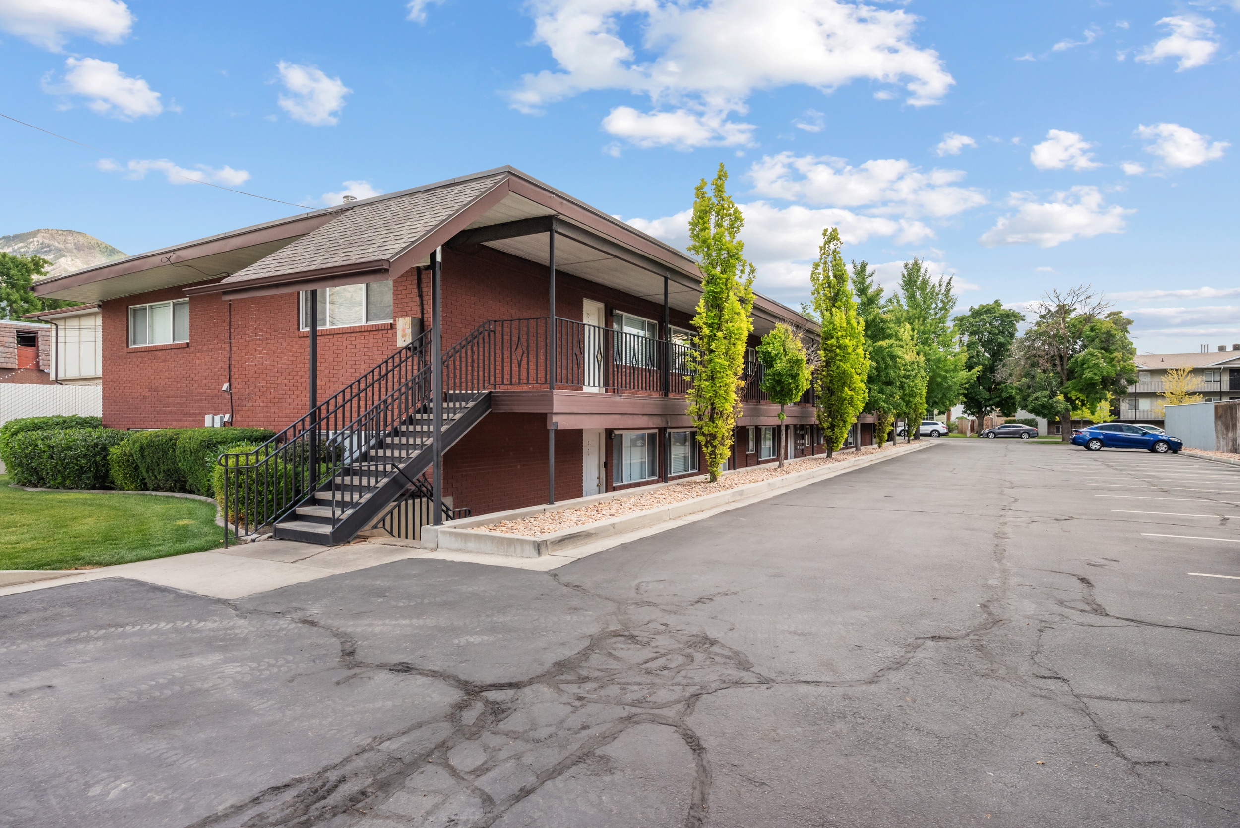 Provo Apartment: 370 W 400 N