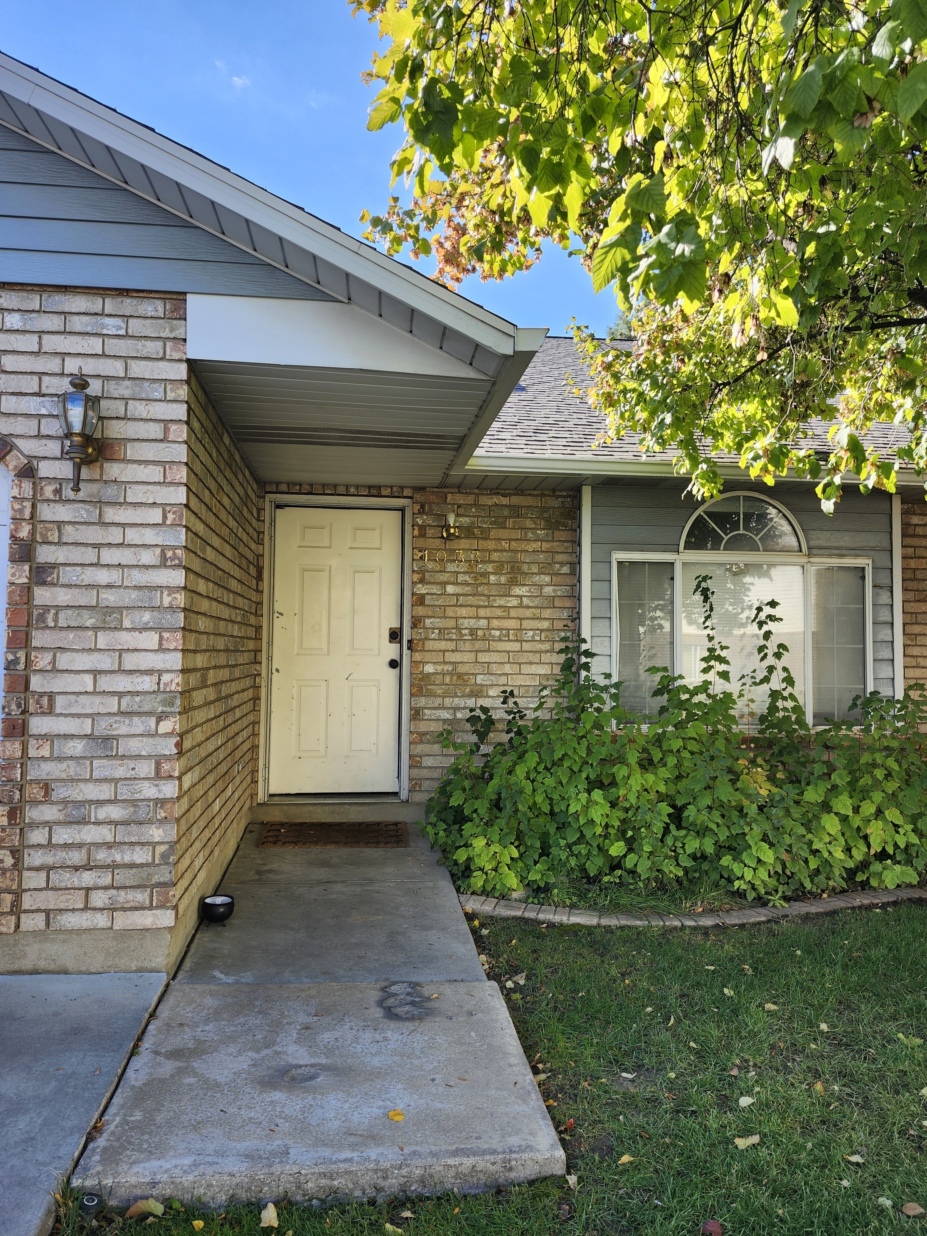 Provo Townhome: 1033 S Freedom Blvd