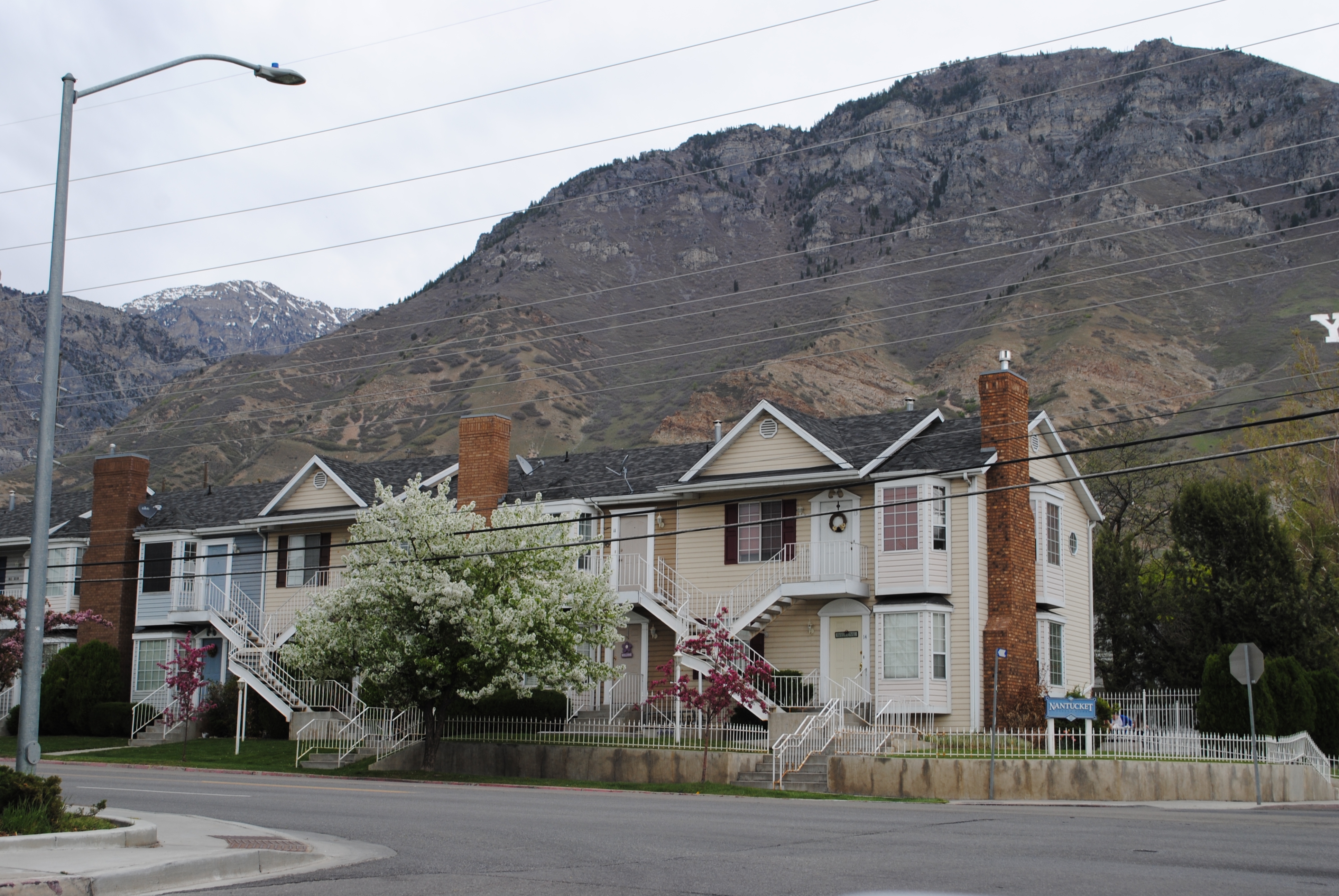 Provo Condo: 915 E 820 N