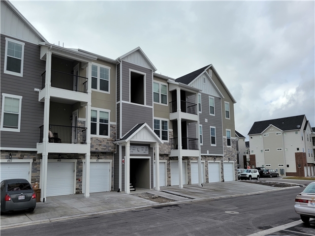 Vineyard Condo: 471 N 325 W