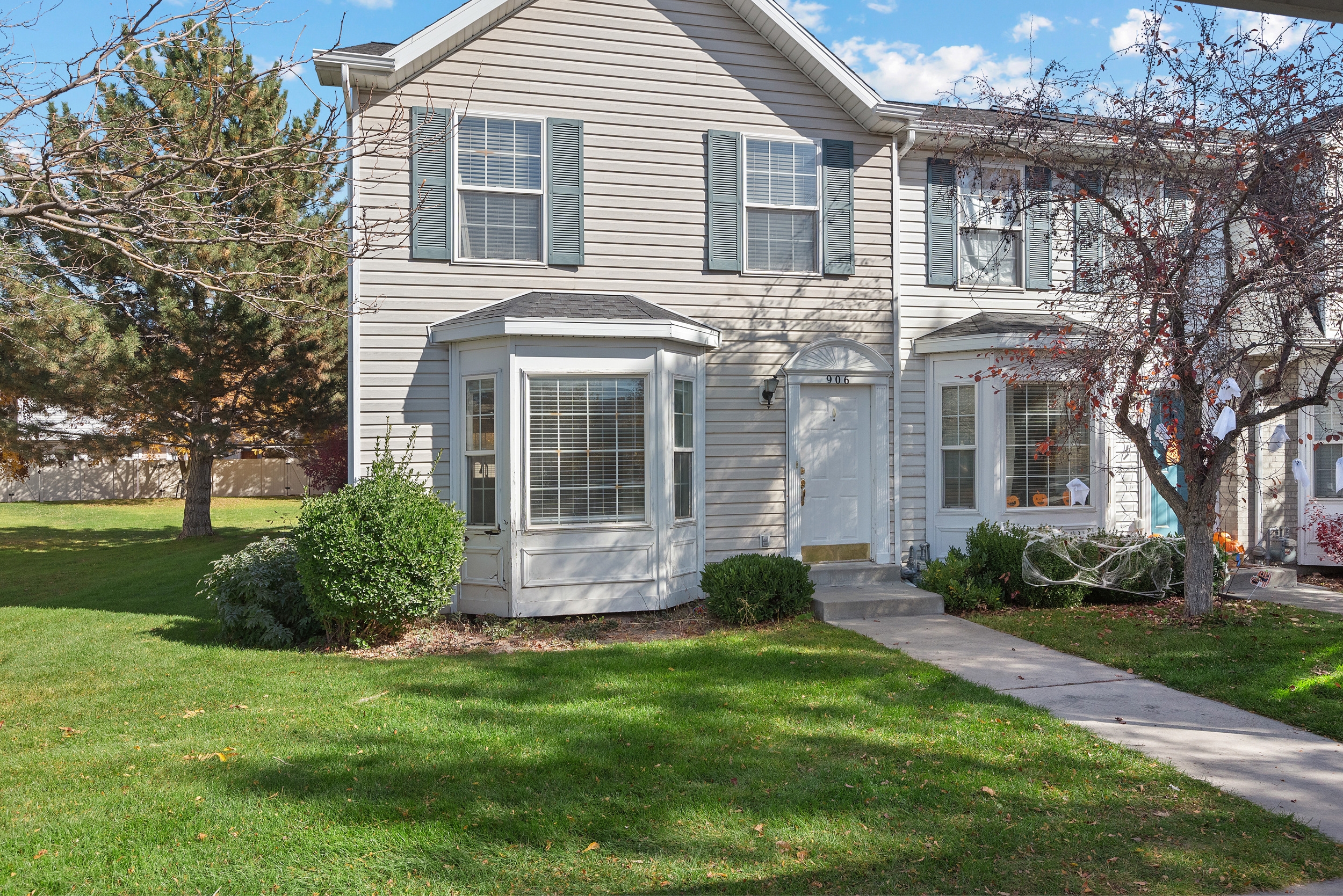 Provo Townhome: 906 Independence Ave