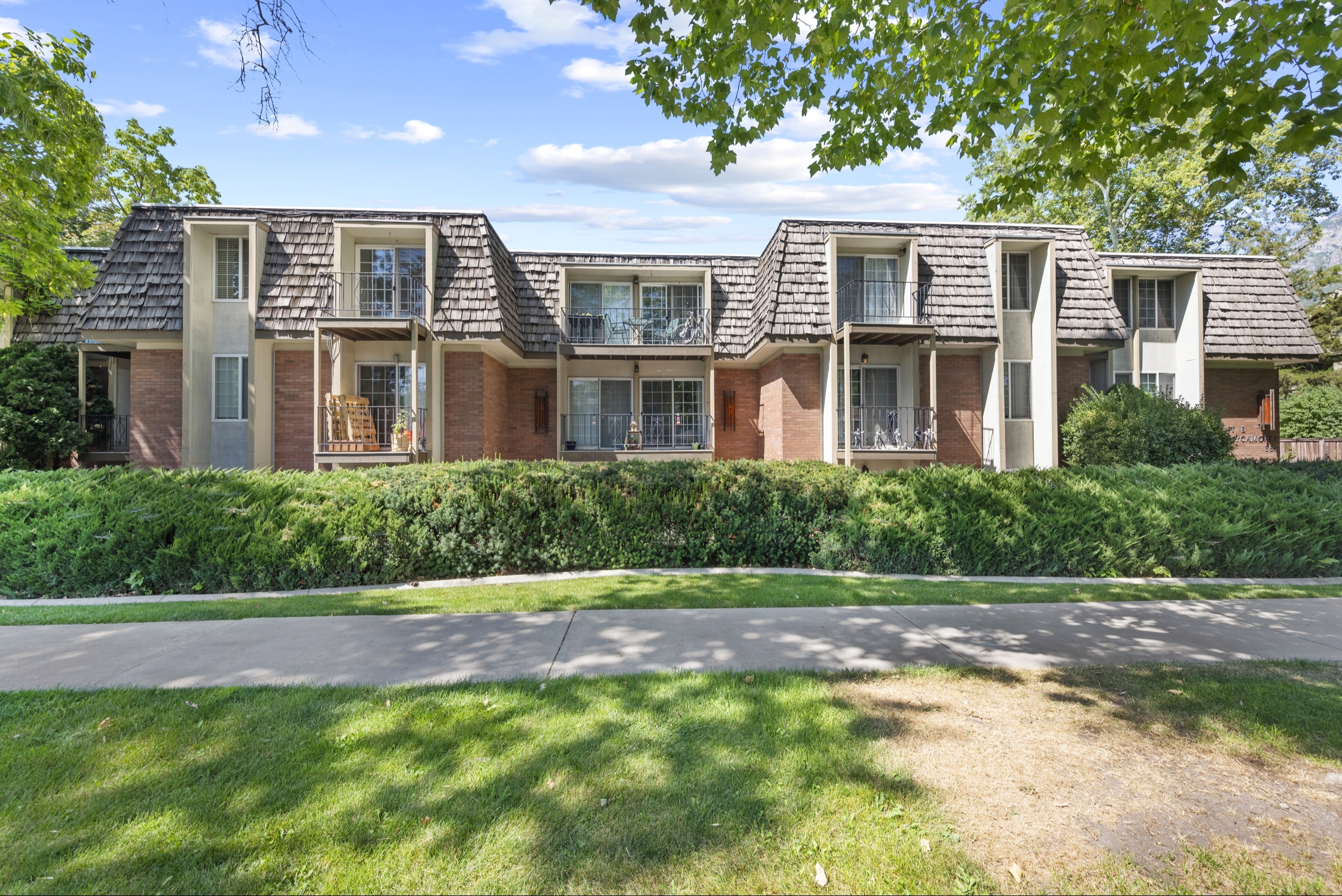 Provo Apartment: 351 E Center St