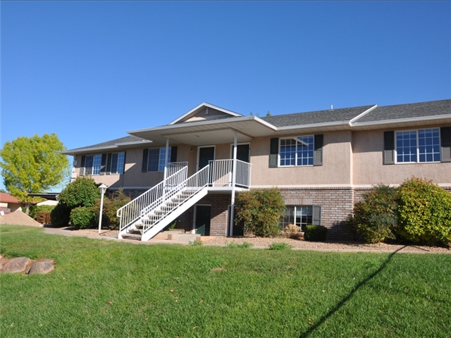 Saint George Apartment: 1074 N 1400 W