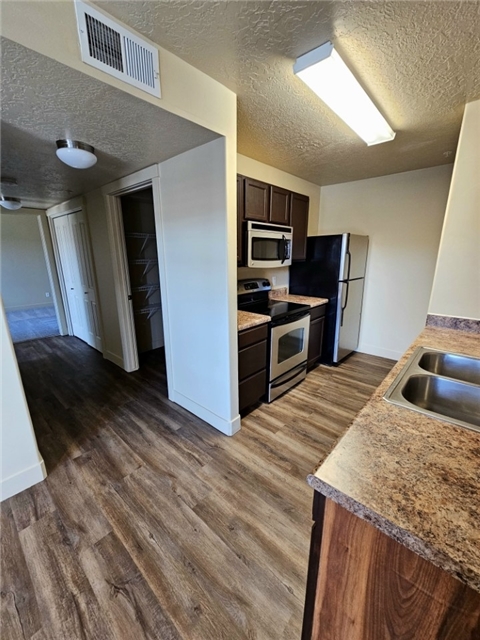 Tooele Apartment: 810 S 1050 W