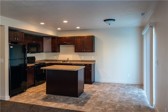 Logan Apartment: 415 Suncrest Ln