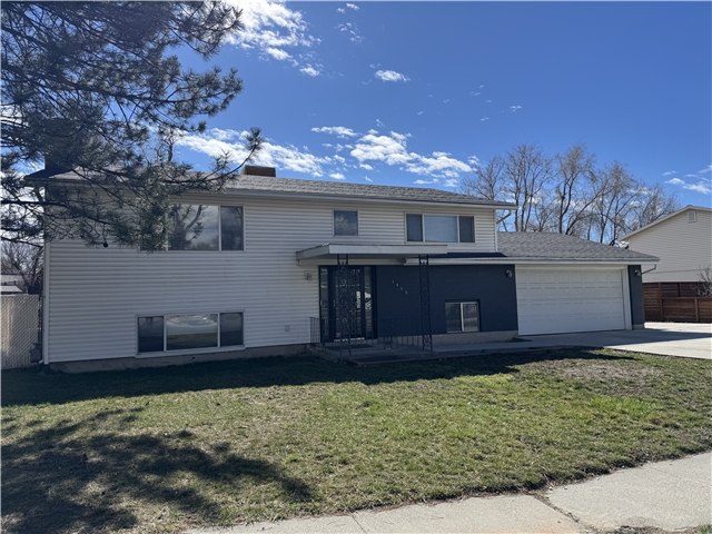 Holladay House: 1488 E Fieldcrest Ln