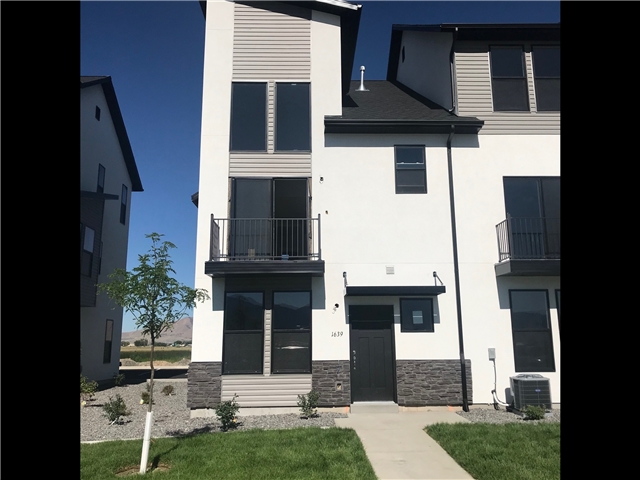 Payson Townhome: 1639 N 1300 E