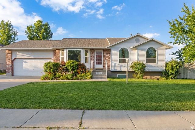 West Valley City House: 5938 W Cape Cod Dr