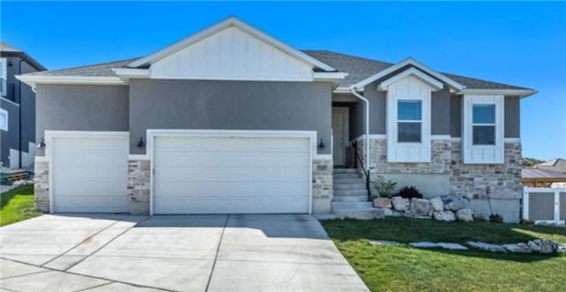 Eagle Mountain House: 7157 N Skyview Ct