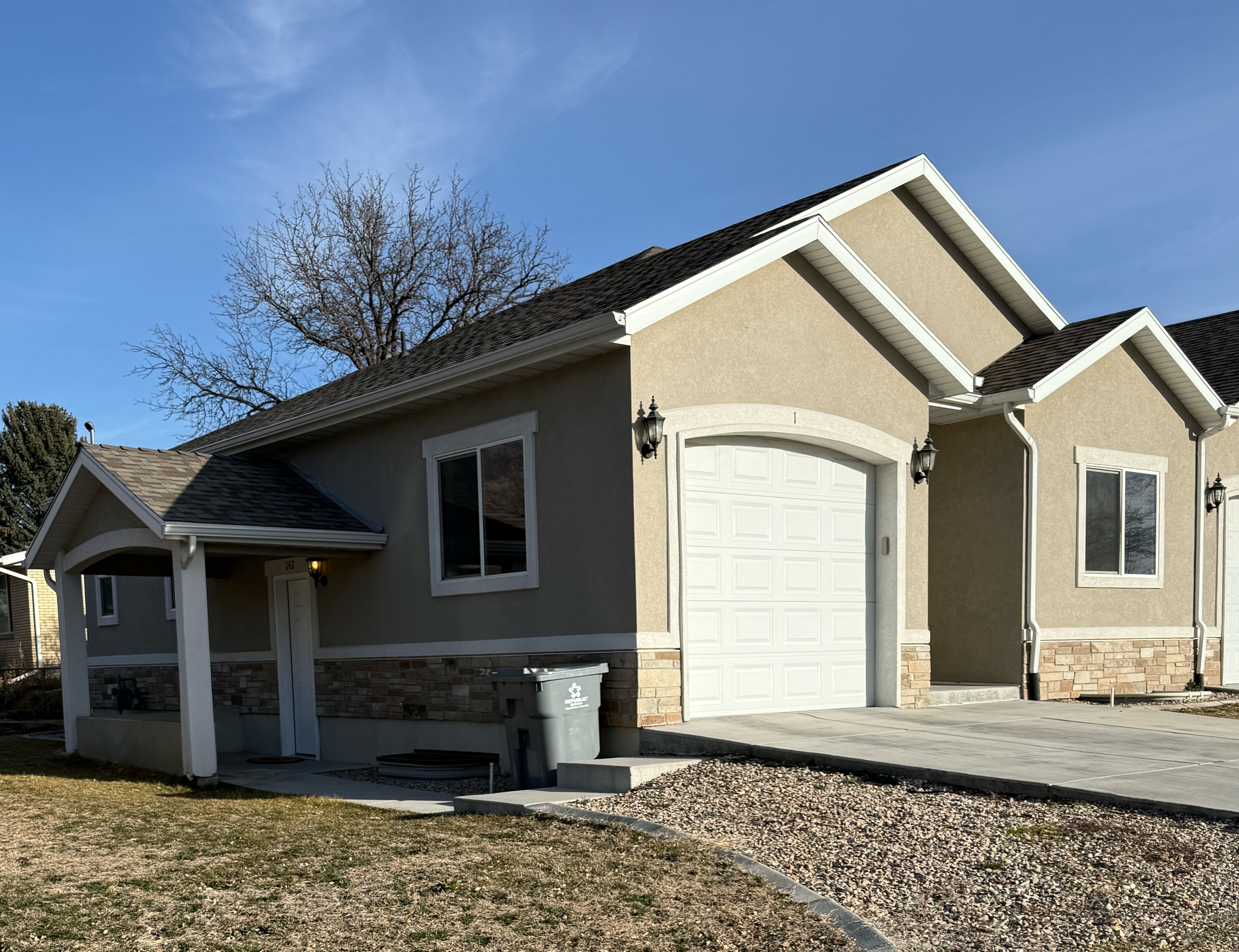 Pleasant Grove Townhome: 142 E 100 N