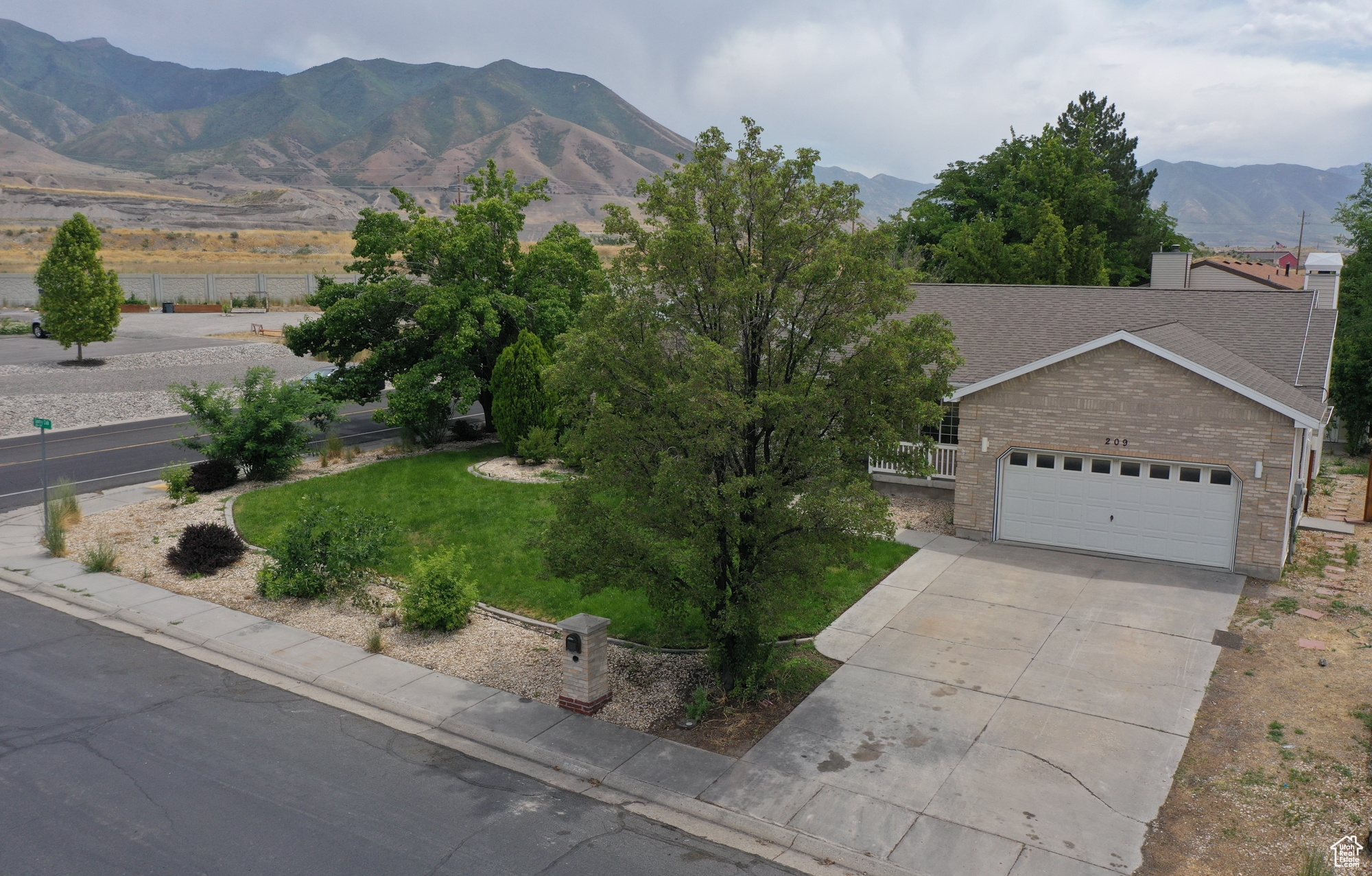 Tooele House: 209 Country Club Dr
