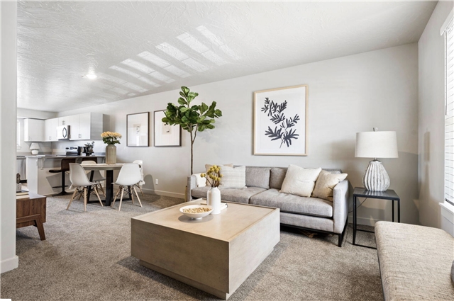 Hurricane Apartment: 6223 W Winding Way