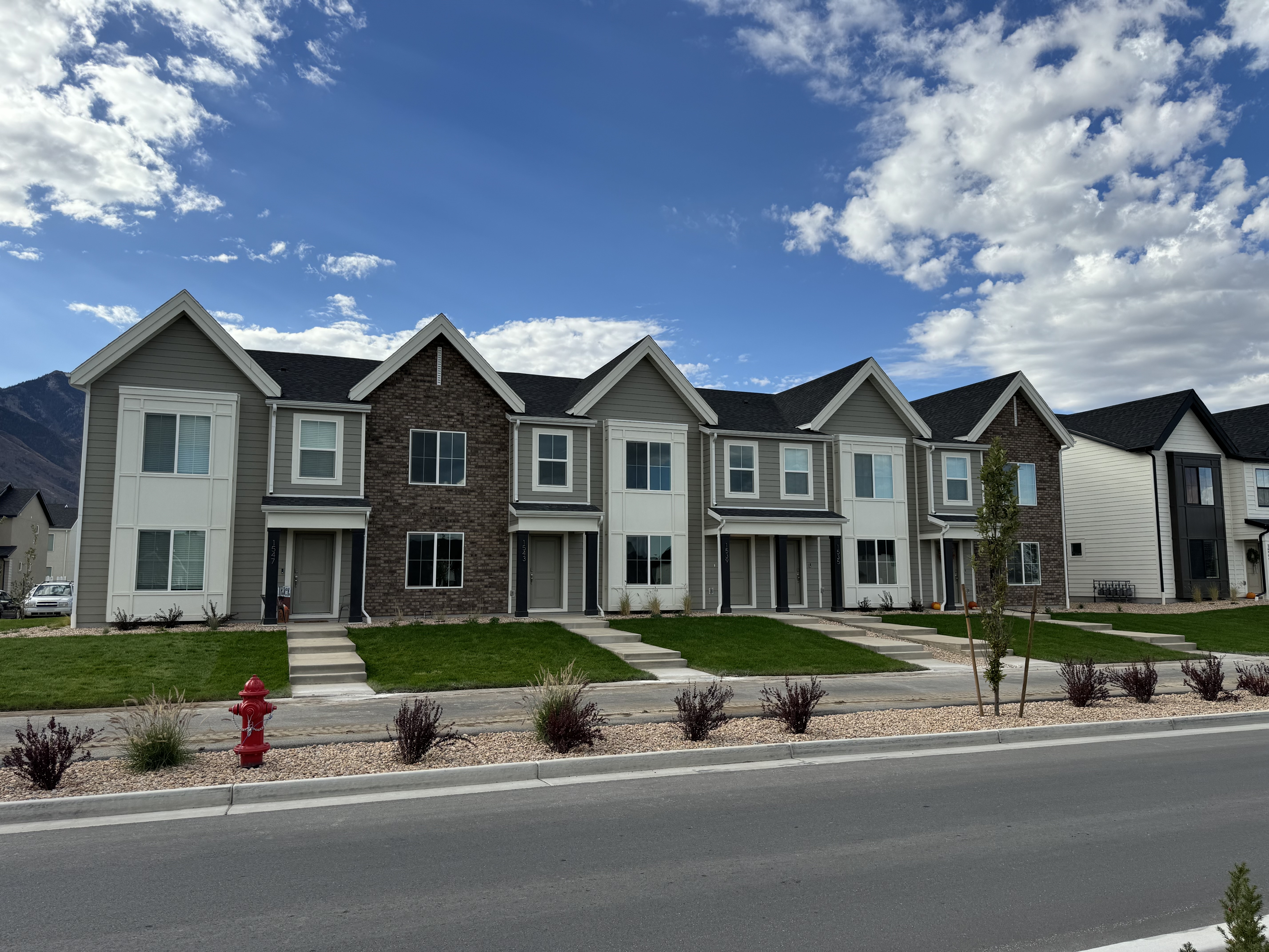 Salem Townhome: 1539 E 720 N