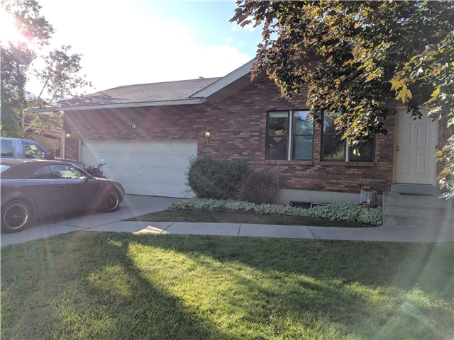 Kaysville Single Room: 18 E Park Dr