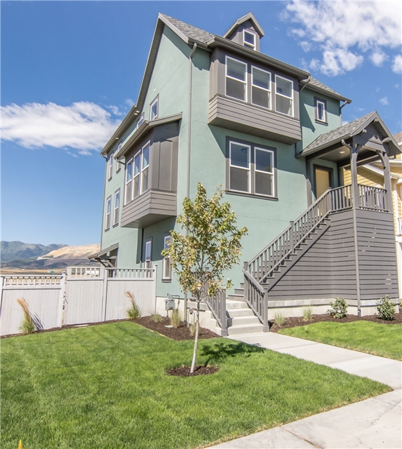 South Jordan House: 11618 S Skyward Rd