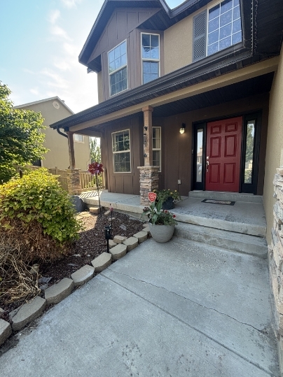 Eagle Mountain House: 4744 E Silver Mountain Rd