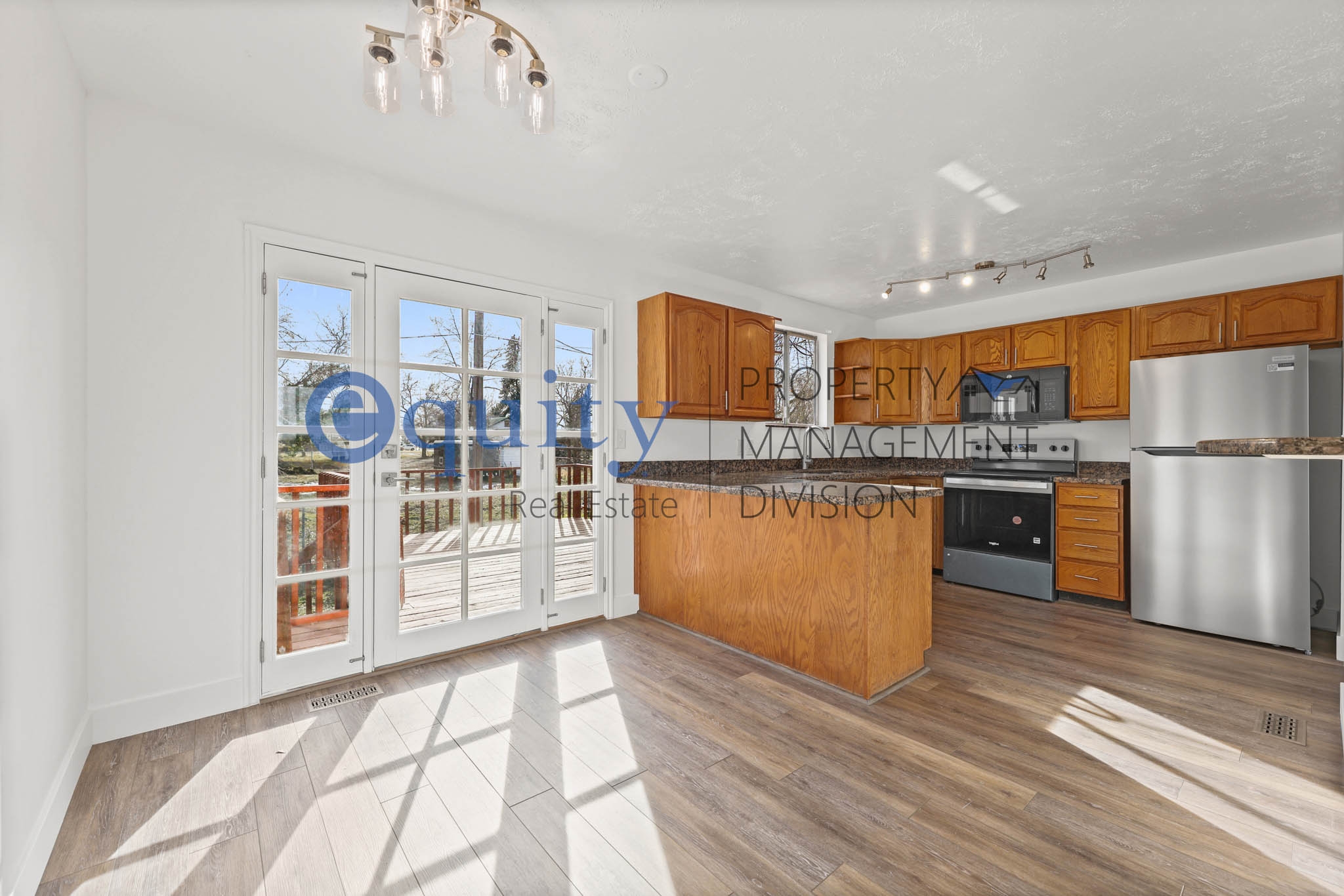 Sandy House: 8537 S Ray Cir