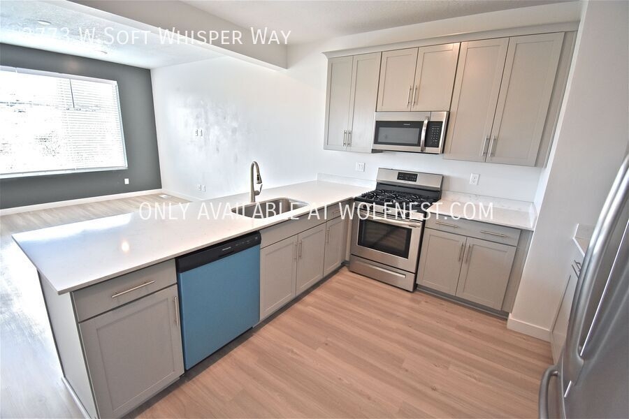 Herriman Townhome: 3773 W Soft Whisper Way