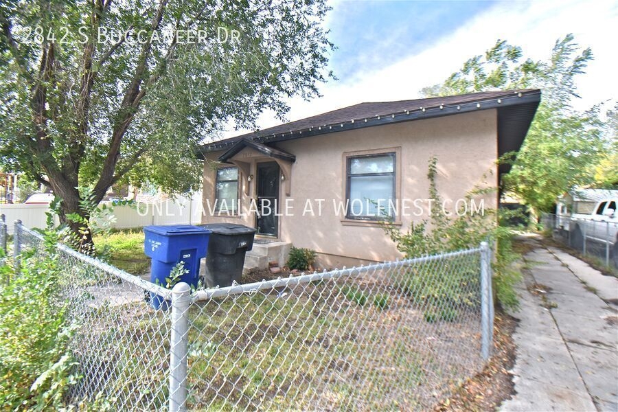 Magna House: 2842 S Buccaneer Dr