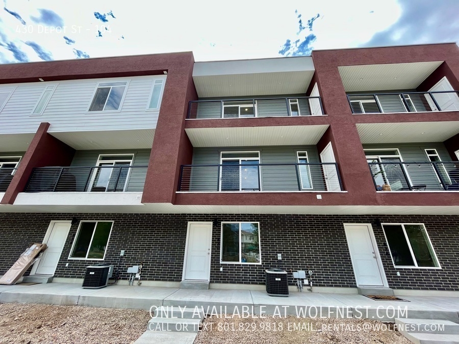 Clearfield Townhome: 430 E Depot St
