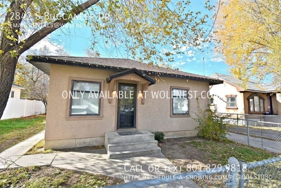 Magna House: 2842 S Buccaneer Dr