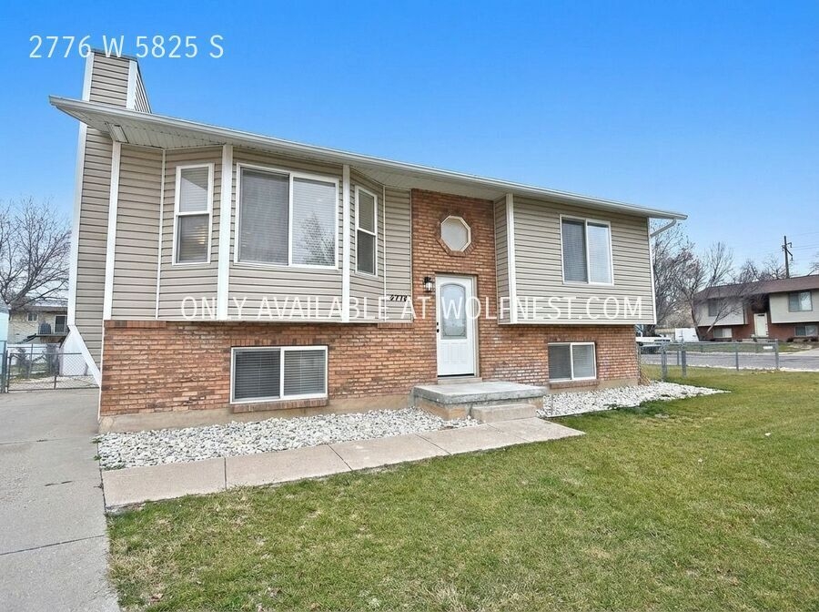 Roy House: 2776 W 5825 S