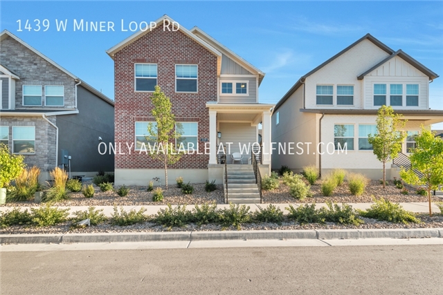 South Jordan House: 1439 W Miner Loop Rd