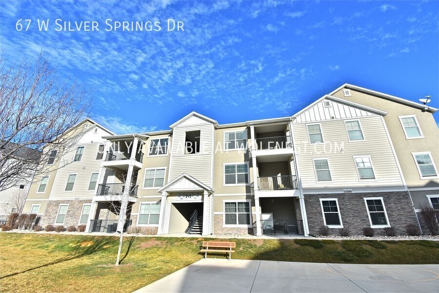 Vineyard Condo: 67 W Silver Springs Dr