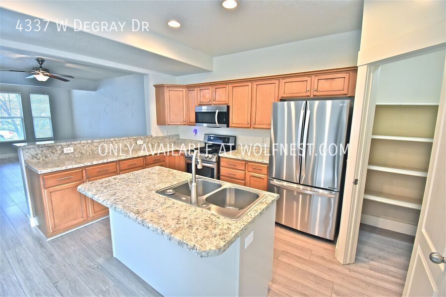 South Jordan Townhome: 4337 W Degray Dr
